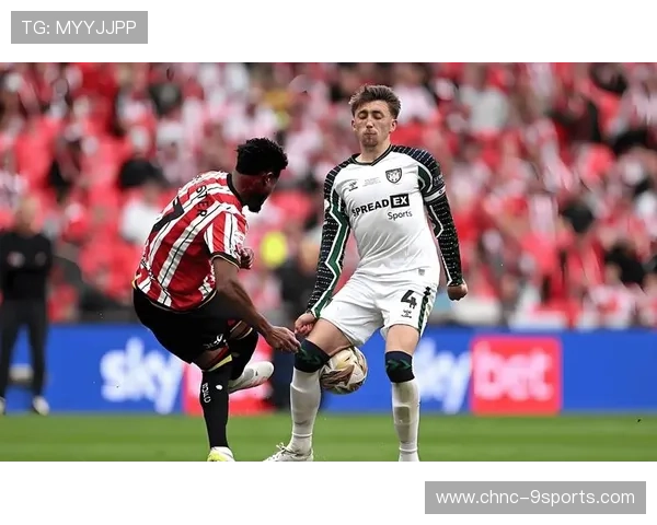 利物浦围攻桑德兰禁区，迪亚斯抽射被封